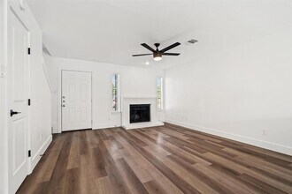 1810 River Crossing Cir in Austin, TX - Building Photo - Building Photo