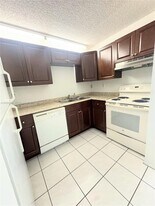 11352 Royal Palm Blvd in Coral Springs, FL - Building Photo