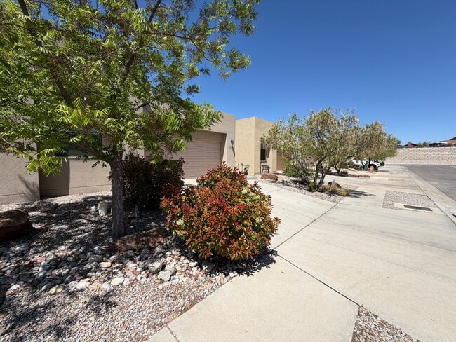 5019 Costa Uasca Dr NW in Albuquerque, NM - Building Photo - Building Photo