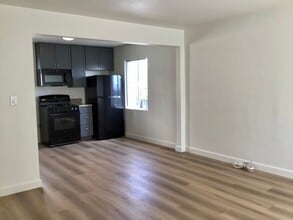 5836 Lauretta St in San Diego, CA - Building Photo - Building Photo