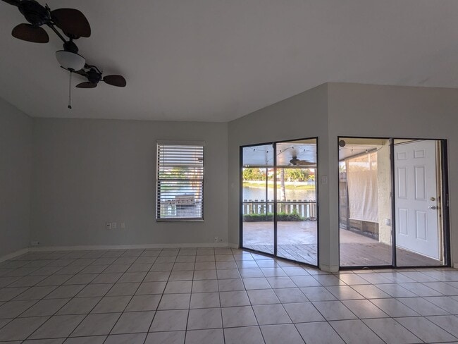 2711 San Remo Cir in Homestead, FL - Building Photo - Building Photo