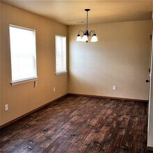 210 S Slopeside Dr in Fayetteville, AR - Building Photo - Building Photo