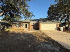 2722 Shalimar Dr in Navarre, FL - Building Photo