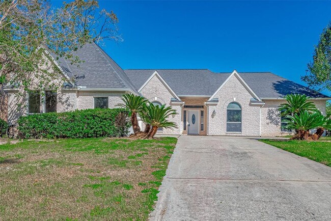property at 16002 Castletown Park Ct