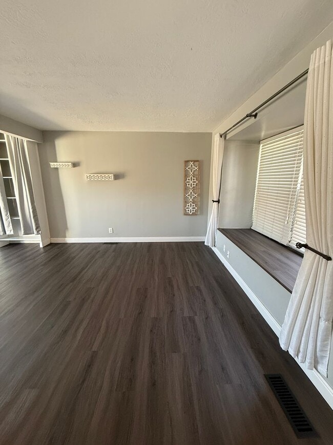 43 Santa Rosa Pl in West Jordan, UT - Building Photo - Building Photo