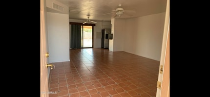 8995 W Pineveta Dr in Arizona City, AZ - Building Photo - Building Photo