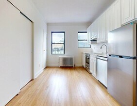 Carmine Street in New York, NY - Building Photo - Building Photo