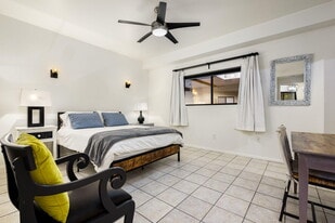 255 S Avenida Caballeros in Palm Springs, CA - Building Photo