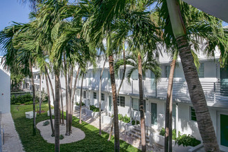 The 331 Apartments by the Beach in Miami Beach, FL - Building Photo - Building Photo