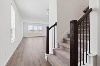 6418 Kentfield Dr in Arcola, TX - Foto de edificio - Building Photo