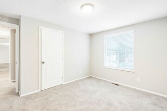 5369 Olde St in Stone Mountain, GA - Foto de edificio - Building Photo