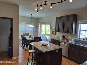 9 Evergreen Dr in Saratoga Springs, NY - Building Photo - Building Photo