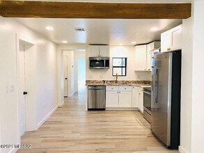 1102 W Erie St in Tucson, AZ - Foto de edificio - Building Photo