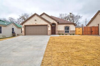 125 N Las Vegas Trail in Fort Worth, TX - Building Photo - Building Photo