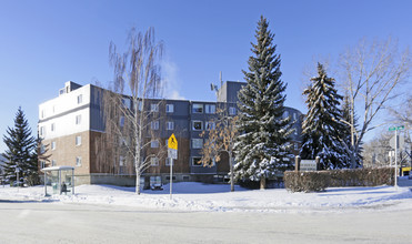 Bow Centre Place in Calgary, AB - Building Photo - Building Photo