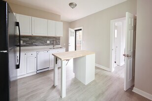 2354 Victor Street in Cincinnati, OH - Building Photo