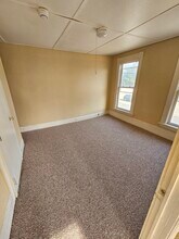 490 Pine St in Manchester, NH - Building Photo - Building Photo