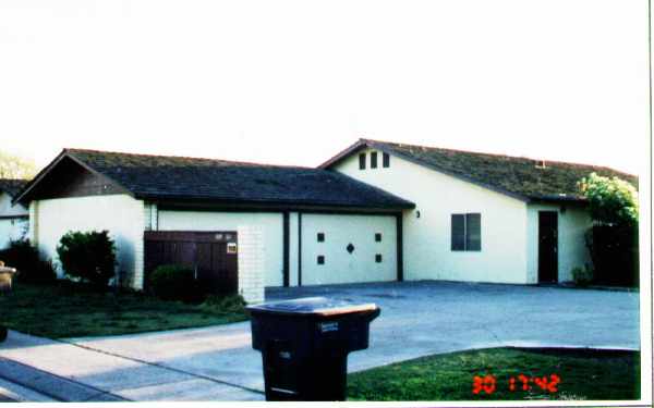 1609-1611 Randazzo Ave in Modesto, CA - Building Photo