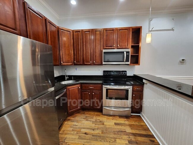 property at 3209 W Montgomery Ave