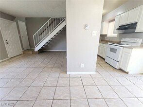 4972 Larkspur St in Las Vegas, NV - Building Photo - Building Photo