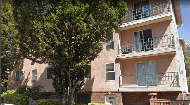 Echo Apartments in Seattle, WA - Building Photo - Building Photo