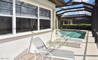 6044 Dogleg Dr in Naples, FL - Foto de edificio - Building Photo