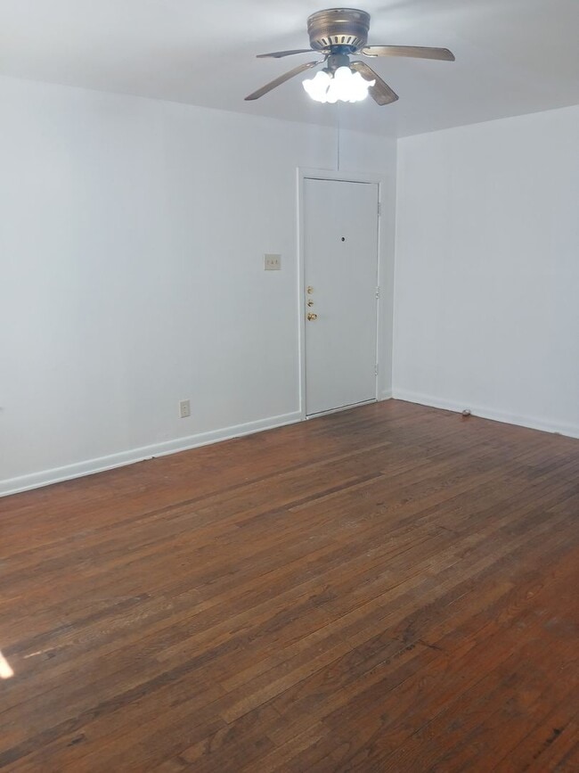 property at 3019-3021 Avon St