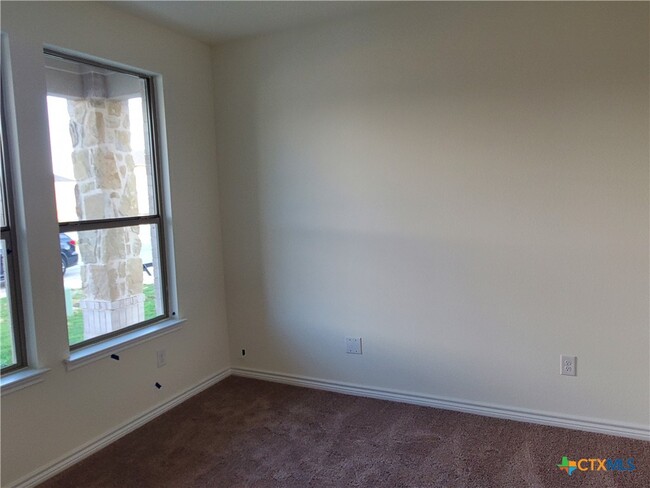 property at 4001 Woodside Dr
