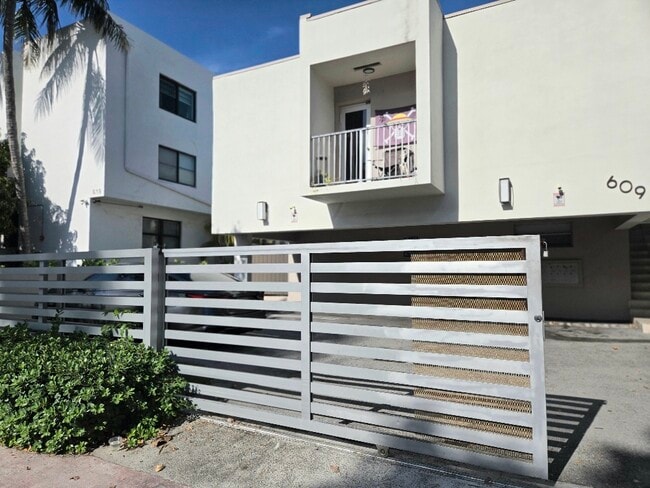 609 Euclid Ave, Unit #3 in Miami Beach, FL - Building Photo - Building Photo