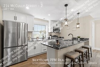 214 McCully St in Pittsburgh, PA - Building Photo - Building Photo