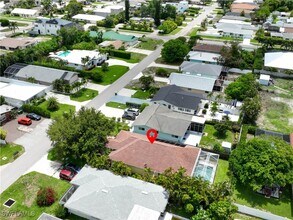 725 95th Ave N in Naples, FL - Building Photo - Building Photo