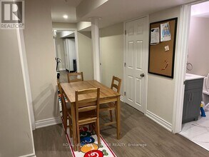5972 Manzanillo Crescent in Mississauga, ON - Building Photo - Building Photo
