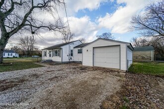 4218 Laura Ave in Shively, KY - Foto de edificio - Building Photo