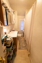 323 N Bennett St, Unit 323.5 Upper in Appleton, WI - Foto de edificio - Building Photo