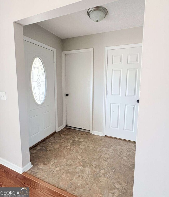 1108 Sussex St in St. Marys, GA - Foto de edificio - Building Photo