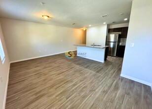 6529 Sweetbay Ln in Jacksonville, FL - Foto de edificio - Building Photo