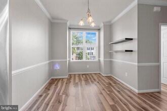 336 White Oak Way in Glen Burnie, MD - Building Photo - Building Photo