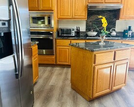 2052 Twin Creeks Pl in Hayward, CA - Building Photo - Building Photo