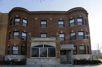 Queen's Place in Chicago, IL - Foto de edificio - Building Photo