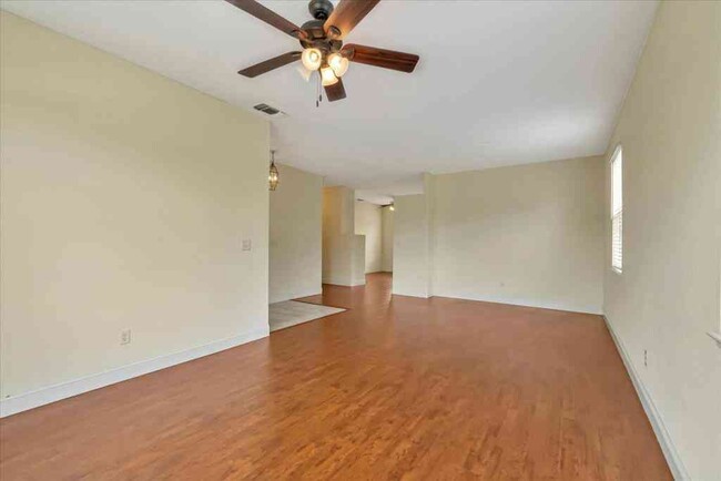 1689 Southpointe Dr in Yuba City, CA - Building Photo - Building Photo