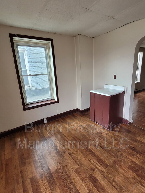 property at 984 Jefferson Ave