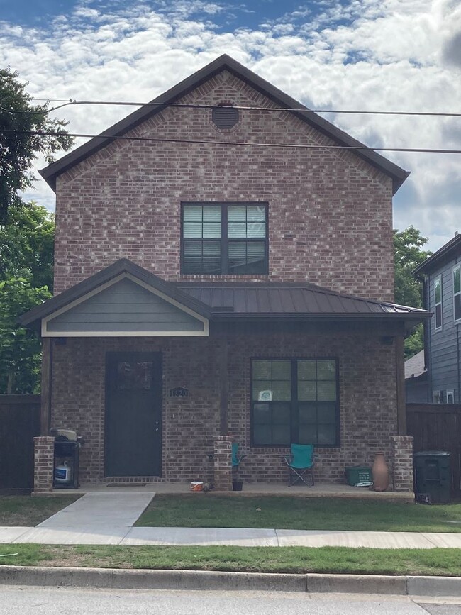 1320 S College Ave in Fayetteville, AR - Building Photo - Building Photo