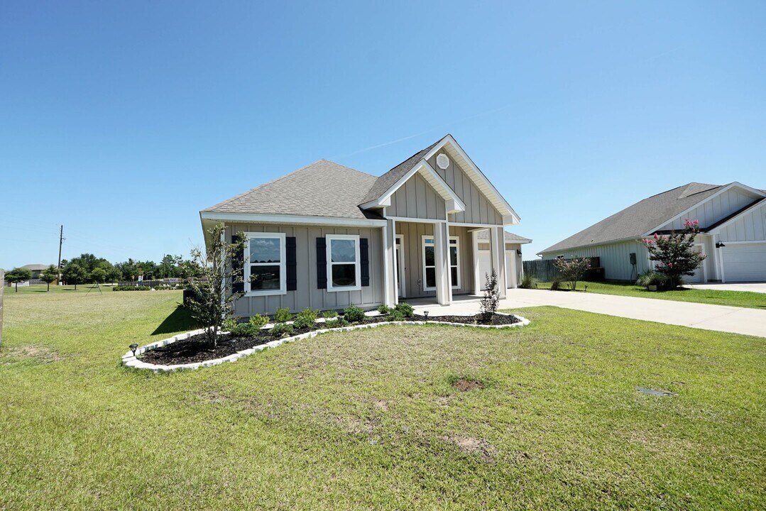 602 Champ Trl in Crestview, FL - Building Photo