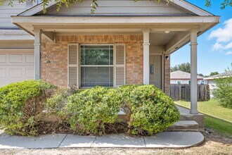 209 Lake Washington Dr in Kyle, TX - Building Photo - Building Photo