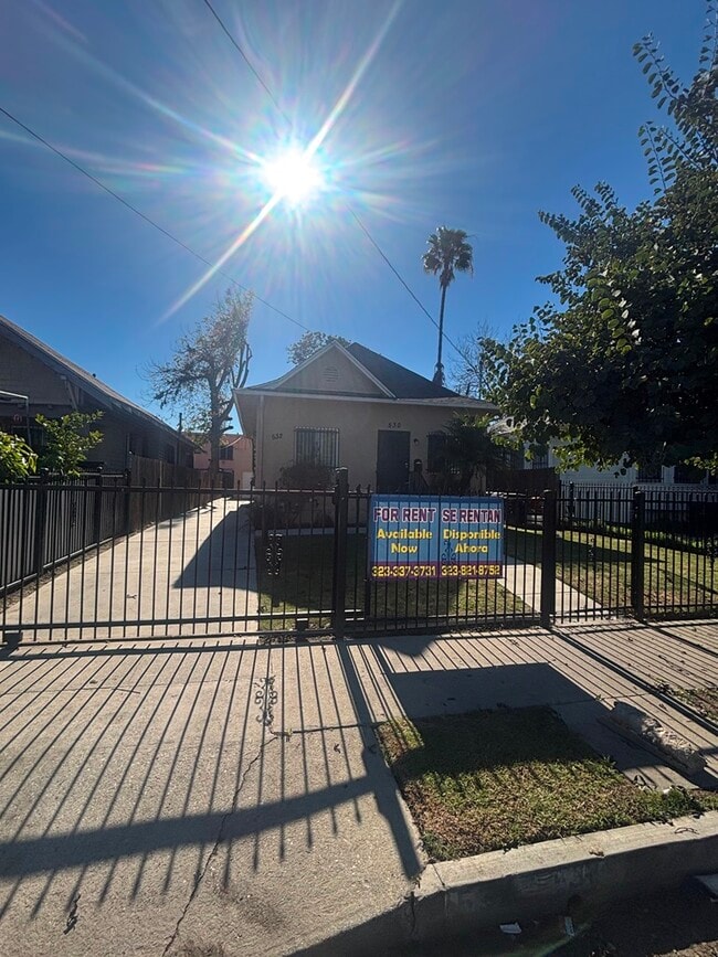 property at 532 W 55th St