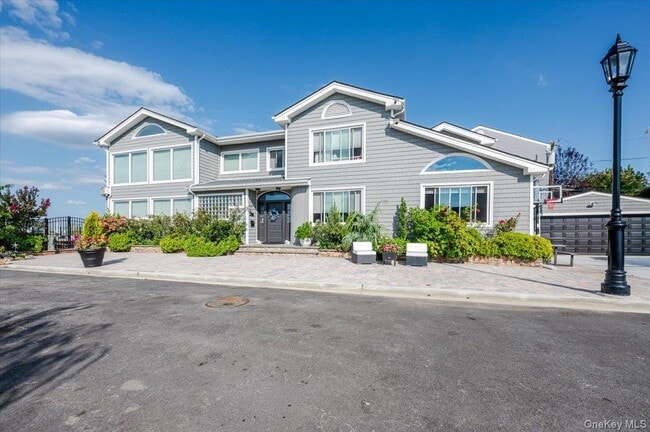 property at 94 Heron St