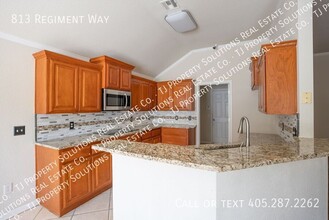 813 Regiment Way in Yukon, OK - Building Photo - Building Photo