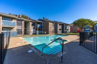 Woodridge on Buckner in Dallas, TX - Building Photo - Building Photo