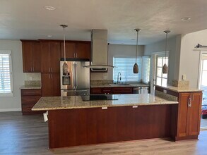 10034 Via La Cantera in San Diego, CA - Building Photo - Building Photo