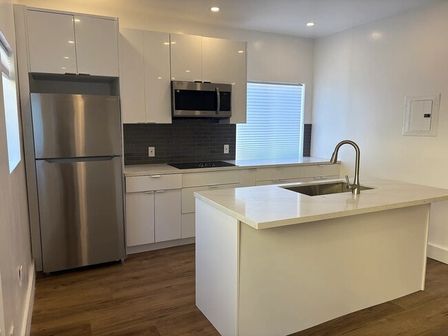 1706-1712 N Gramercy Pl